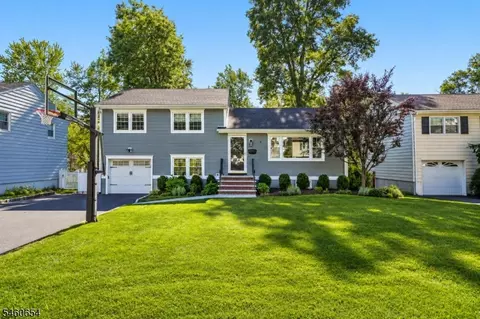 10 Hampton Ter, Livingston, NJ 07039