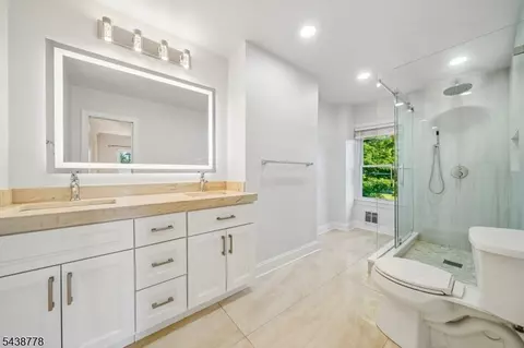 Bath - 1001 Central Ave, Plainfield, NJ 07060 photo 2 of 5