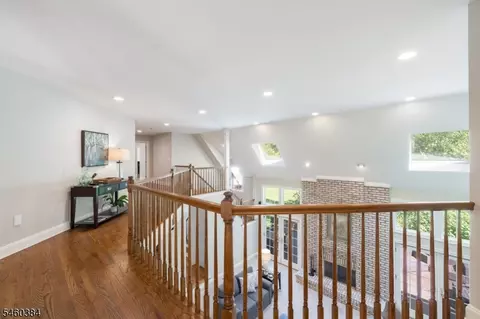 Entry Way - 16 Trinity Pl, Warren, NJ 07059 photo 5 of 6
