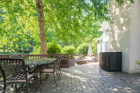 Exterior - 16 Trinity Pl, Warren, NJ 07059 photo 5 of 6
