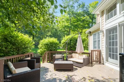 Exterior - 16 Trinity Pl, Warren, NJ 07059 photo 6 of 6