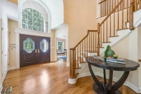 Entry Way - 16 Trinity Pl, Warren, NJ 07059 photo 3 of 6