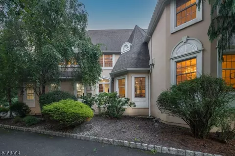 Exterior - 16 Trinity Pl, Warren, NJ 07059 photo 3 of 6