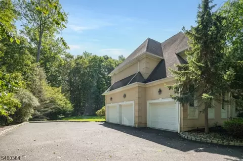 Exterior - 16 Trinity Pl, Warren, NJ 07059 photo 4 of 6