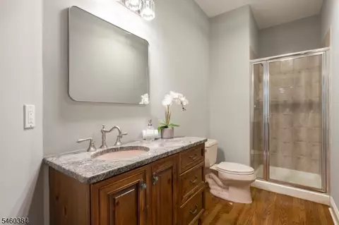 Bath - 16 Trinity Pl, Warren, NJ 07059 photo 1 of 6