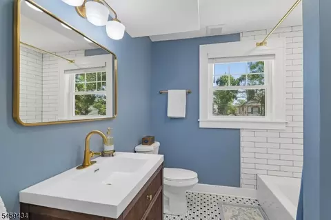 Bath - 938 Madison Ave, Plainfield, NJ 07060 photo 3 of 5