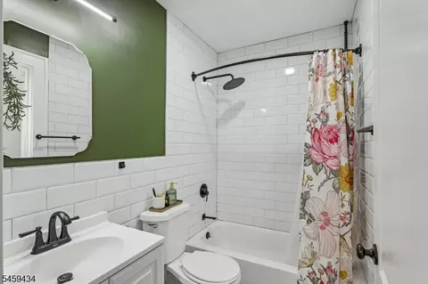 Bath - 938 Madison Ave, Plainfield, NJ 07060 photo 1 of 5