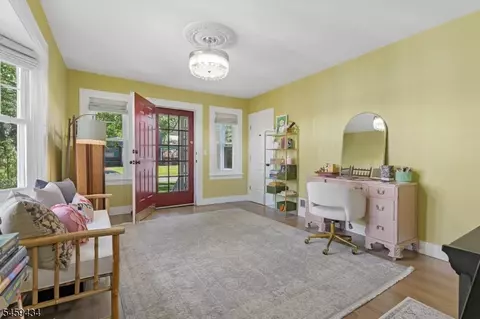 Entry Way - 938 Madison Ave, Plainfield, NJ 07060 photo 2 of 4