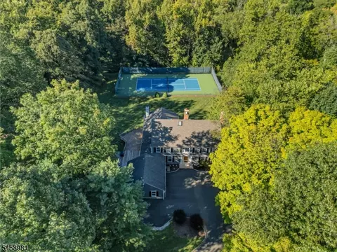15 Sandalwood Dr, Warren, NJ 07059
