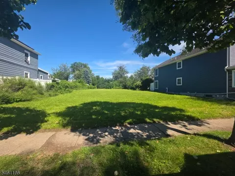 1651 Essex St, Rahway City, NJ 07065