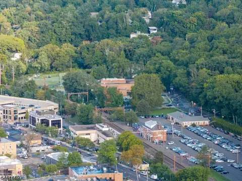 View/Area - 33 S Mountain Rd, Millburn, NJ 07041 photo 4 of 5