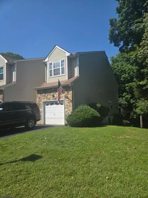 1098 Oakcroft Ln, Somerset, NJ 08873