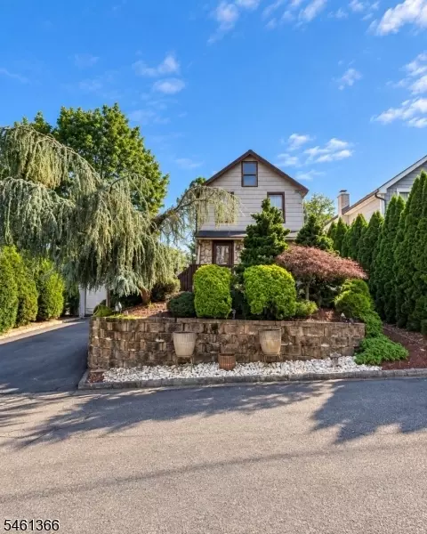 4 Montville Ave, Montville, NJ 07045