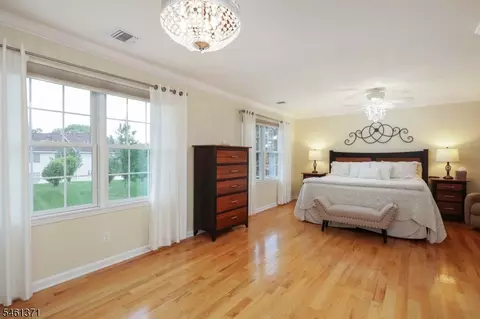 Bedroom - 6 Harvey Ct, Clark, NJ 07066 photo 2 of 5