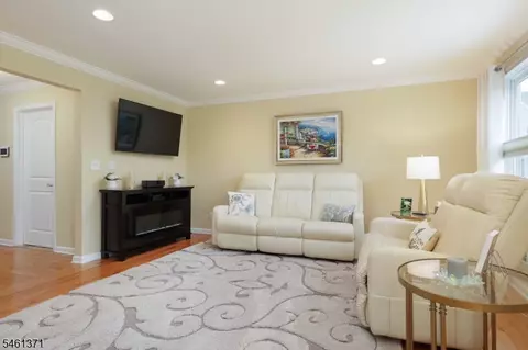 Living - 6 Harvey Ct, Clark, NJ 07066 photo 1 of 1
