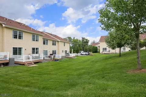 Exterior - 6 Harvey Ct, Clark, NJ 07066 photo 6 of 8