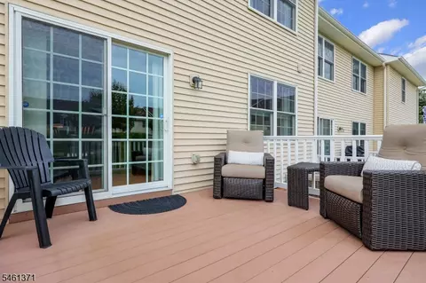 Exterior - 6 Harvey Ct, Clark, NJ 07066 photo 5 of 8