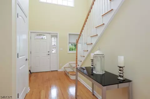 Entry Way - 6 Harvey Ct, Clark, NJ 07066 photo 1 of 3