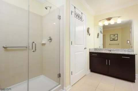 Bath - 6 Harvey Ct, Clark, NJ 07066 photo 3 of 3