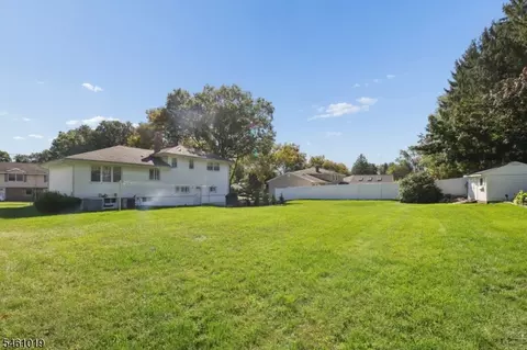 Exterior - 5 Viewpoint Rd, Wayne, NJ 07470 photo 2 of 7