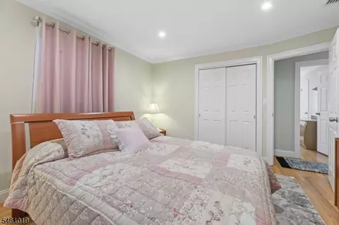 Bedroom - 5 Viewpoint Rd, Wayne, NJ 07470 photo 4 of 6