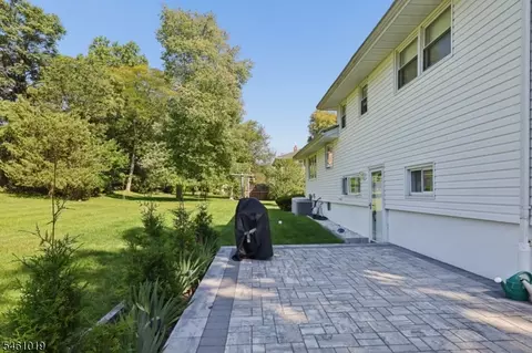 Exterior - 5 Viewpoint Rd, Wayne, NJ 07470 photo 4 of 7