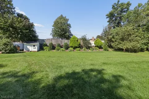 Exterior - 5 Viewpoint Rd, Wayne, NJ 07470 photo 7 of 7