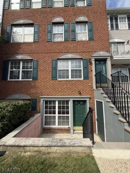 91 Callahan Ct, Newark, NJ 07103