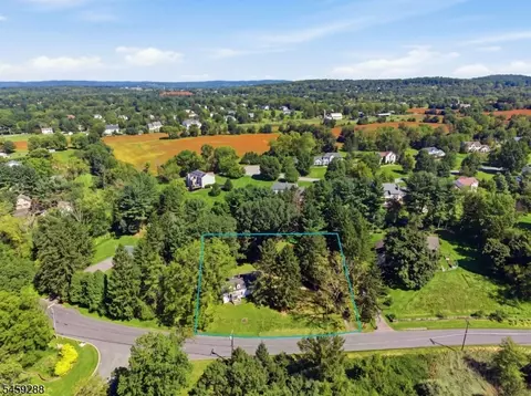 109 Lilac Dr, Annandale, NJ 08801