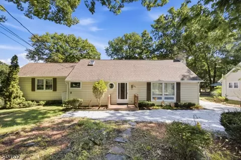 508 Muscoda Rd, Highland Lakes, NJ 07422