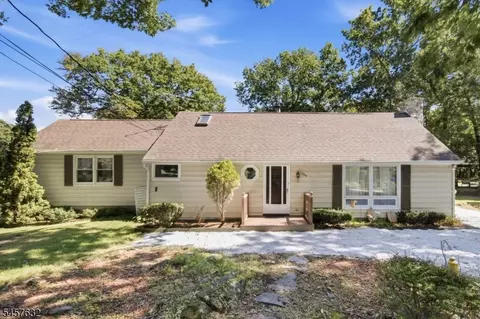 508 Muscoda Rd, Highland Lakes, NJ 07422