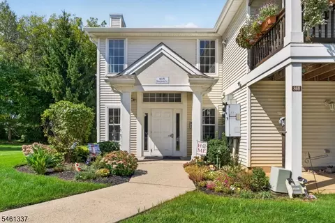 864 Honeybrook Cir, Stewartsville, NJ 08886