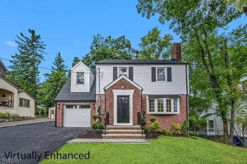 34 Howard St, Verona, NJ 07044