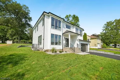 29 Spier Dr, Livingston, NJ 07039