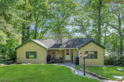 49 Lake Shore Rd, Hardyston Twp, NJ 07460