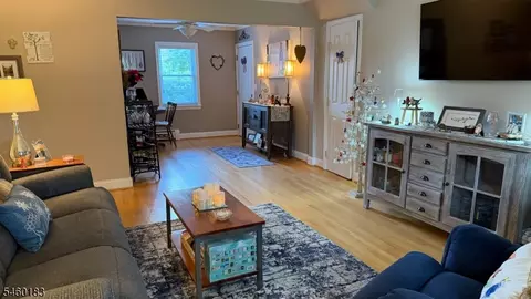 Entry Way - 1124 Valley Rd #1A, Wayne, NJ 07470 photo 1 of 1