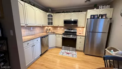 Kitchen - 1124 Valley Rd #1A, Wayne, NJ 07470 photo 1 of 1