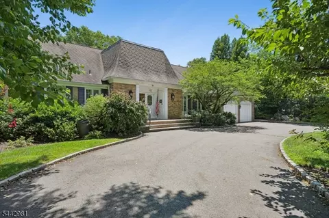 36 Kean Rd, Short Hills, NJ 07078