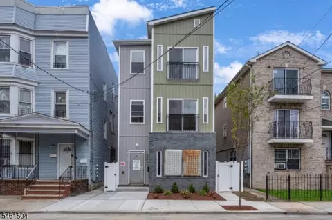 713 S 11th St, Newark, NJ 07103