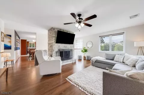 Living - 27 Dalewood Rd, Wayne, NJ 07470 photo 1 of 3