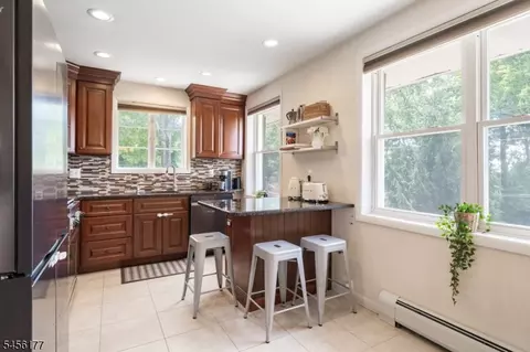 Kitchen - 27 Dalewood Rd, Wayne, NJ 07470 photo 1 of 3