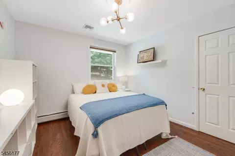 Bedroom - 27 Dalewood Rd, Wayne, NJ 07470 photo 7 of 8