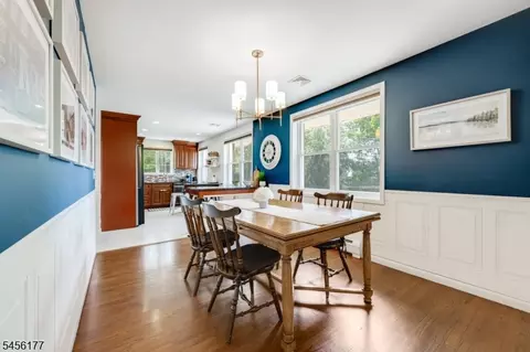 Dining - 27 Dalewood Rd, Wayne, NJ 07470 photo 2 of 5