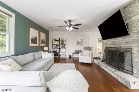 Living - 27 Dalewood Rd, Wayne, NJ 07470 photo 3 of 3