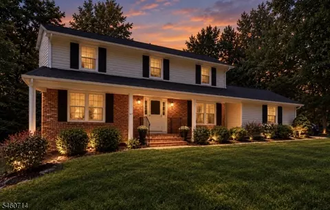 4 Tracey Ln, Sparta, NJ 07871