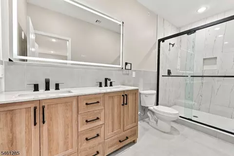 Bath - 502 Davis Ave, Harrison, NJ 07029 photo 3 of 5
