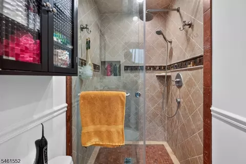 Bath - 25 Normandy Dr, Wayne, NJ 07470 photo 2 of 4