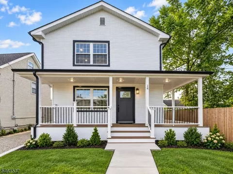 14 Van Dorn St, Keyport, NJ 07735