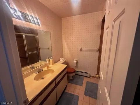 Bath - 10 Matthew Rd #3, Wayne, NJ 07470 photo 6 of 6