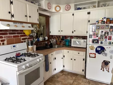 440 Warfield Rd, North Plainfield, NJ 07063 photo 4